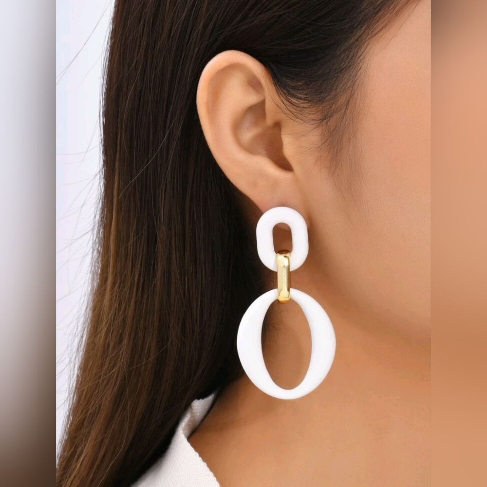 Classic White & Gold Color Dangle Drop Earrings New!